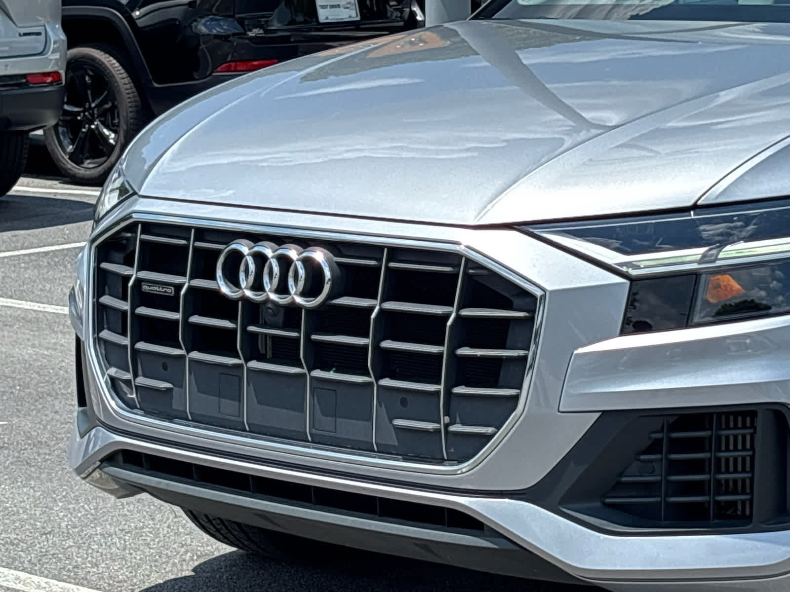 Used 2022 Audi Q8 Premium AWD/4WD image 10