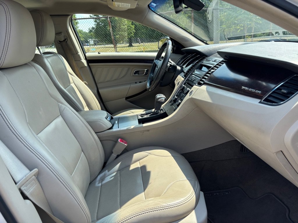 Used 2012 Ford Taurus Limited AWD/4WD image 10