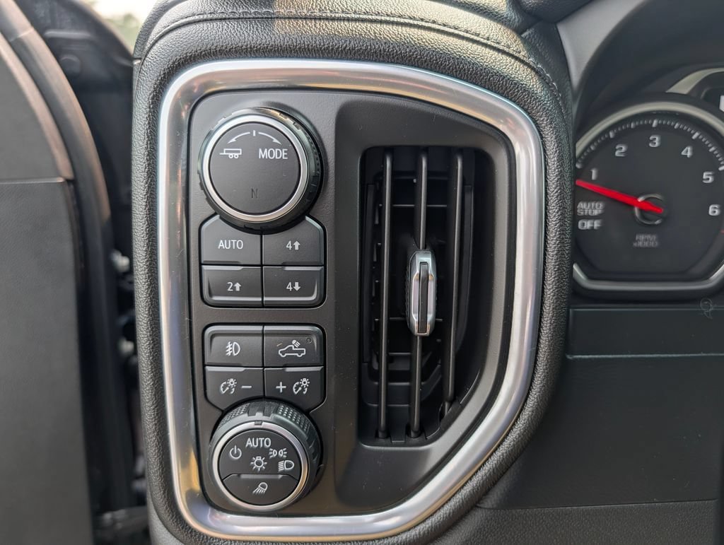 Used 2020 Chevrolet Silverado 1500 High Country AWD/4WD image 9
