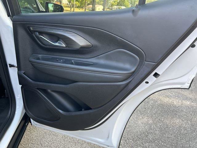 Used 2024 GMC Terrain SLE image 36