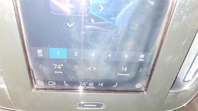 Used 2024 Volvo XC40 B5 Core image 19