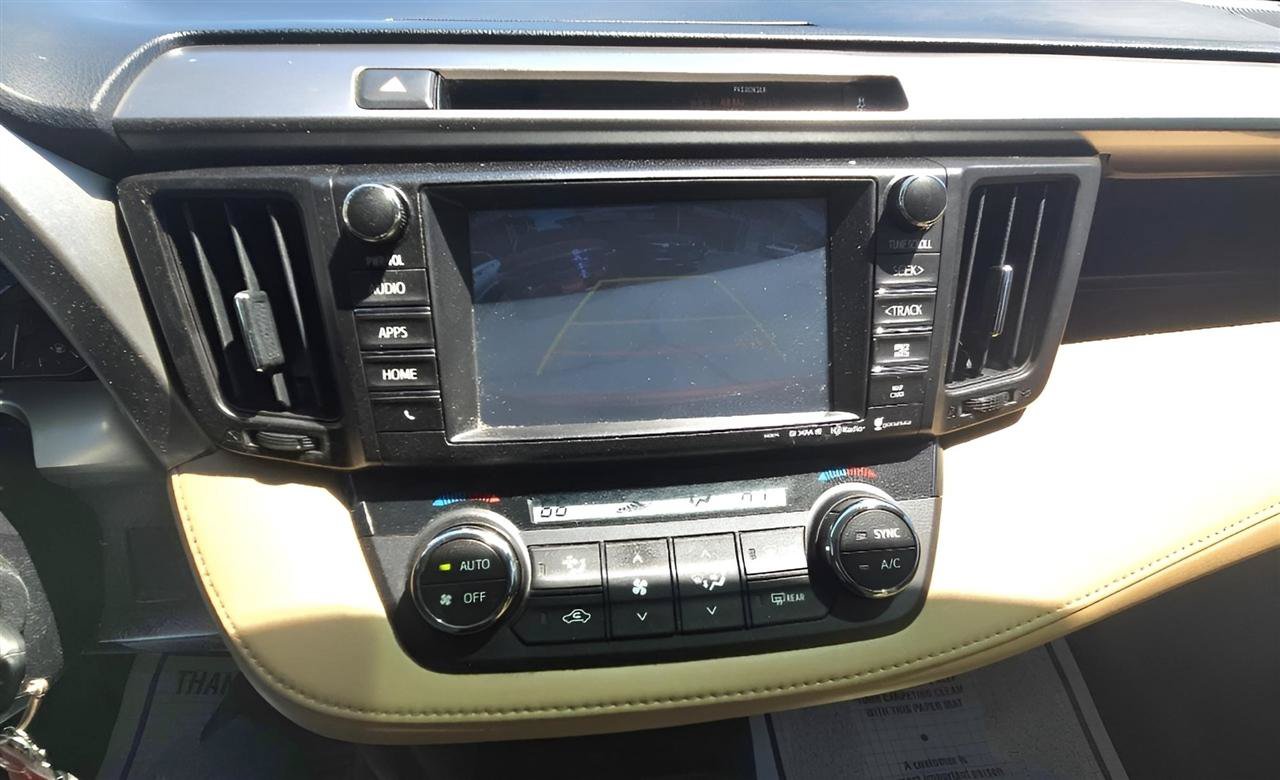 Used 2016 Toyota RAV4 XLE AWD/4WD image 15