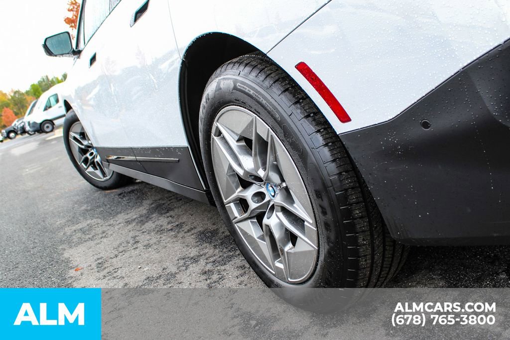 Used 2023 BMW iX xDrive50 image 15
