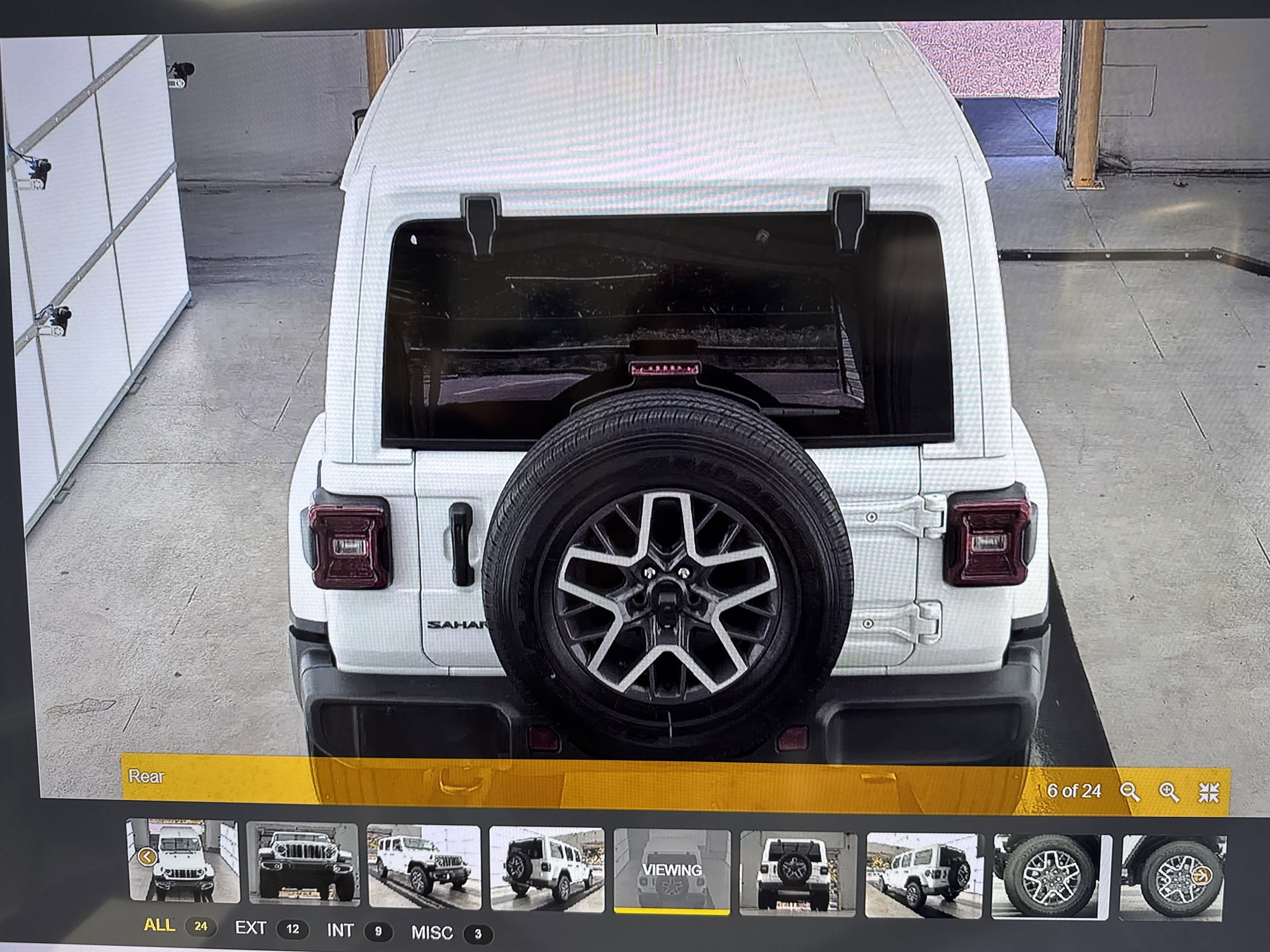 Used 2025 Jeep Wrangler Sahara image 5