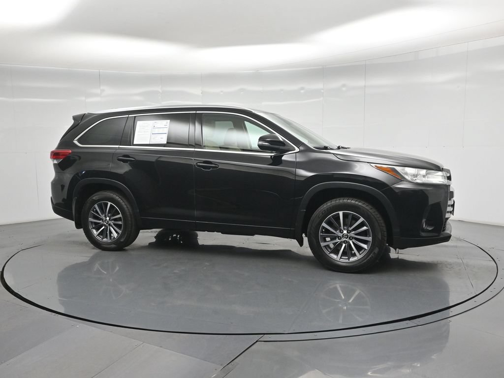 Used 2018 Toyota Highlander XLE AWD/4WD image 27