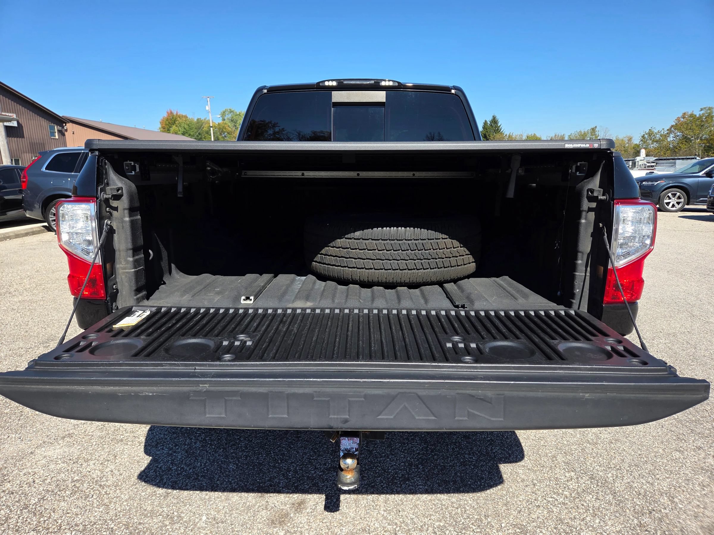 Used 2018 Nissan Titan SL w/ Texas Titan Edition AWD/4WD image 21