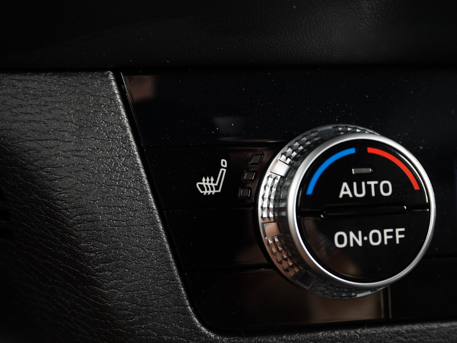 New 2026 Mitsubishi Outlander LE AWD/4WD image 15