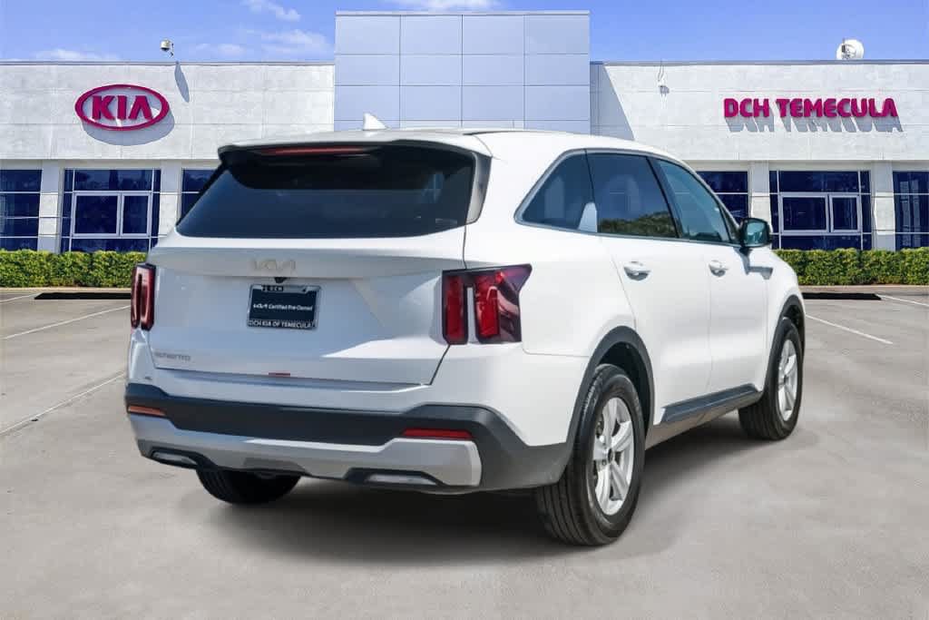Used 2026 Kia Sorento LX FWD image 4