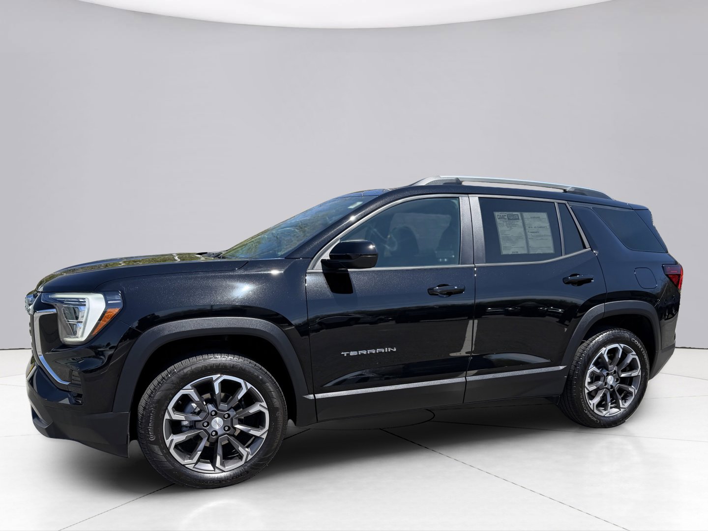 Used 2025 GMC Terrain Elevation w/ Elevation Premium Package AWD/4WD image 6