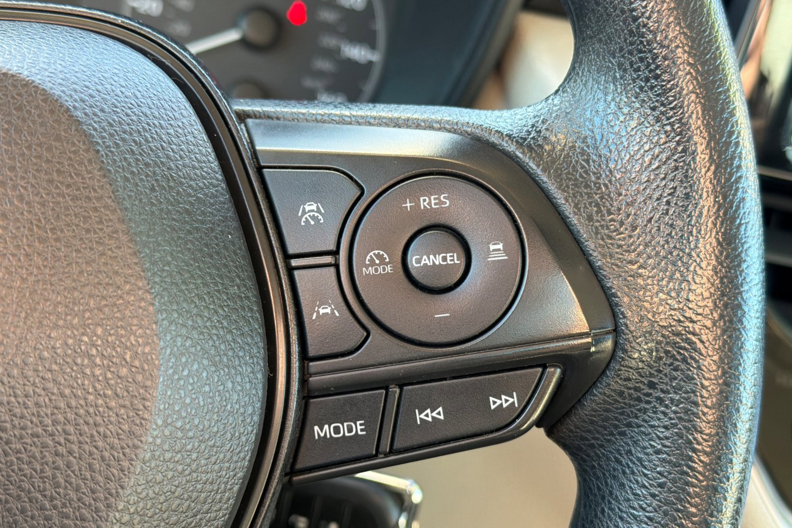 Certified 2024 Toyota Corolla LE image 28