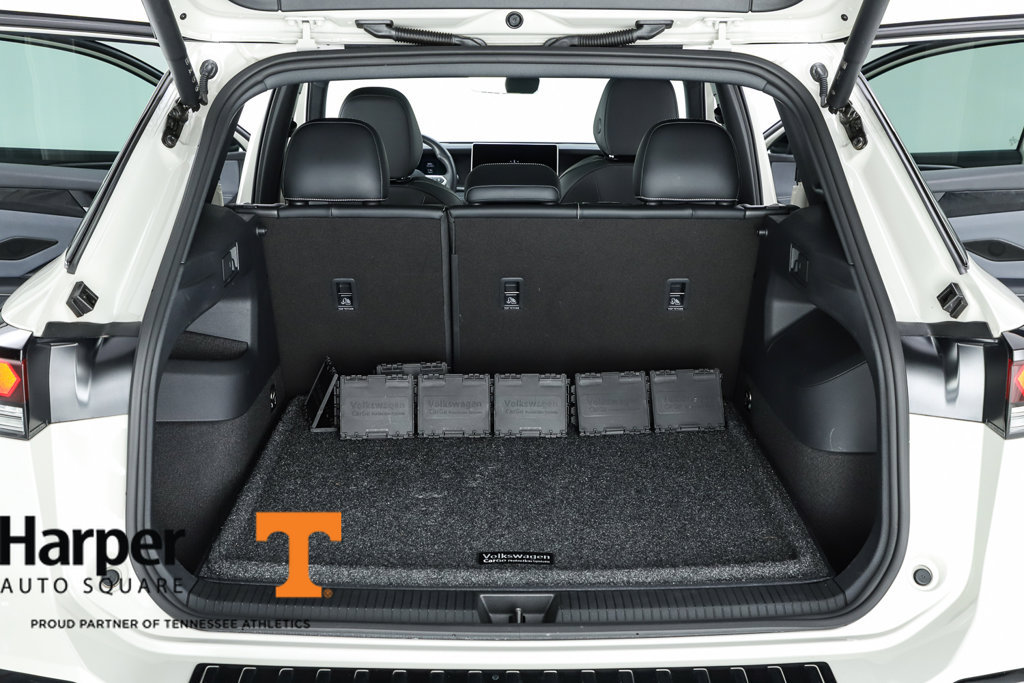 New 2025 Volkswagen Tiguan SE R-Line FWD image 68