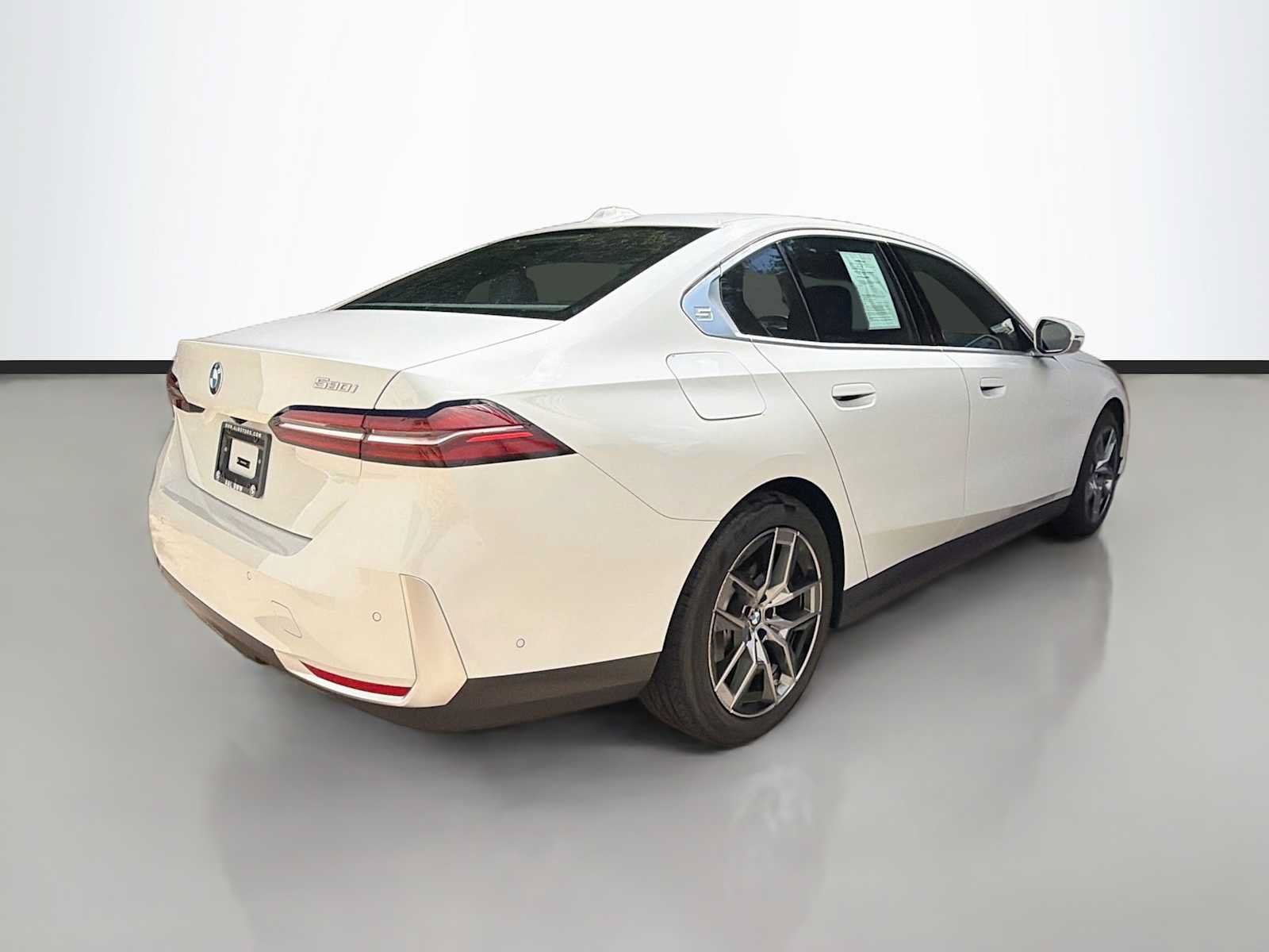 Used 2026 BMW 530i xDrive AWD/4WD image 3