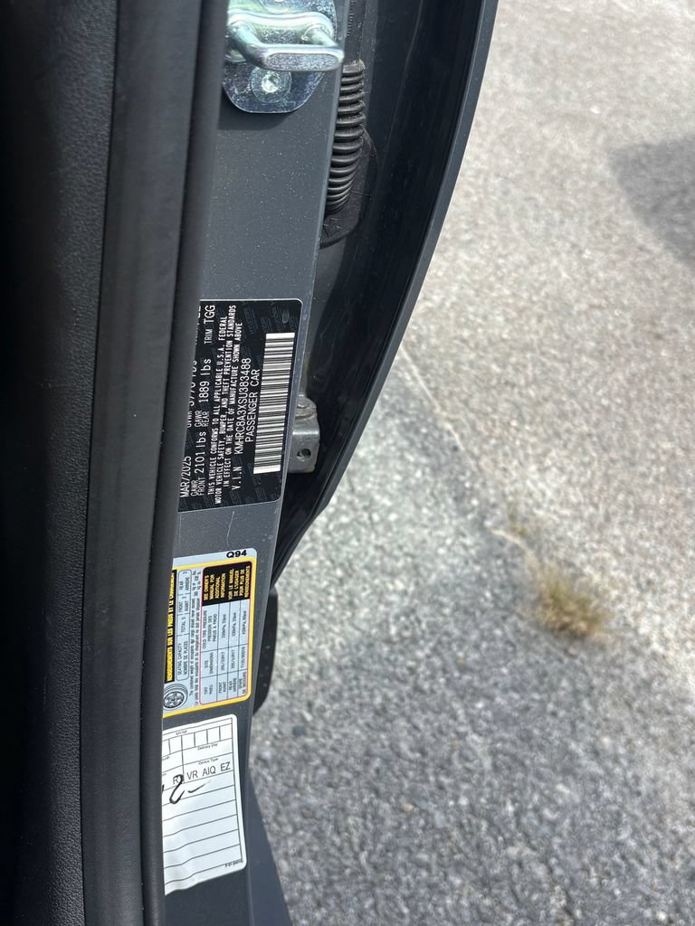 Used 2025 Hyundai Venue SEL FWD image 27
