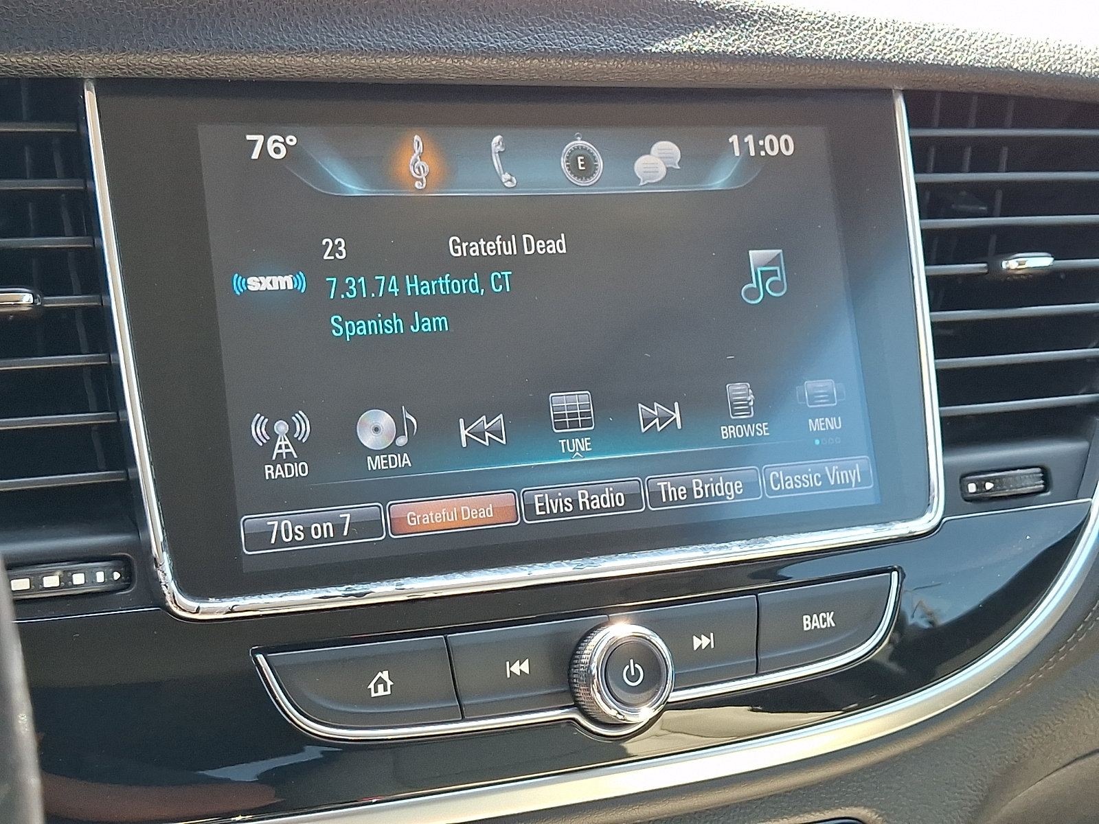 Used 2017 Buick Encore Essence FWD image 17