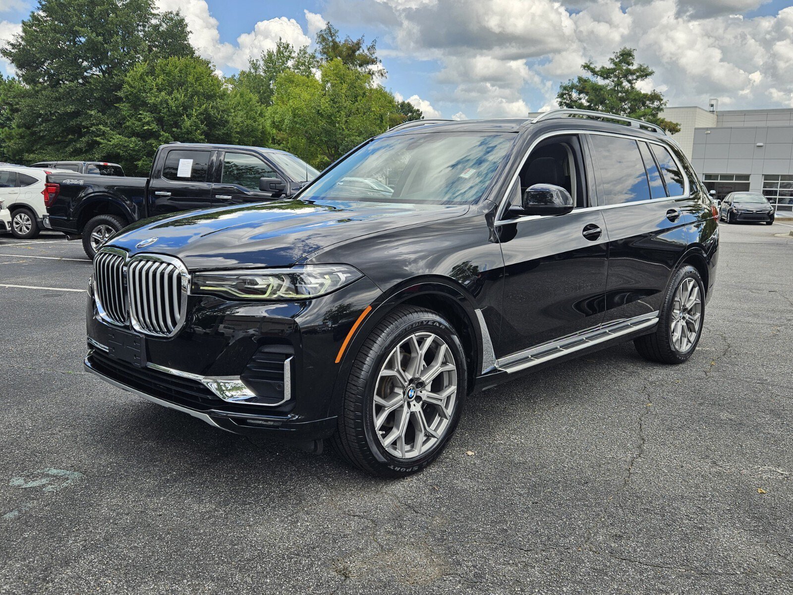 Used 2020 BMW X7 xDrive40i w/ Luxury Seating Package AWD/4WD image 3