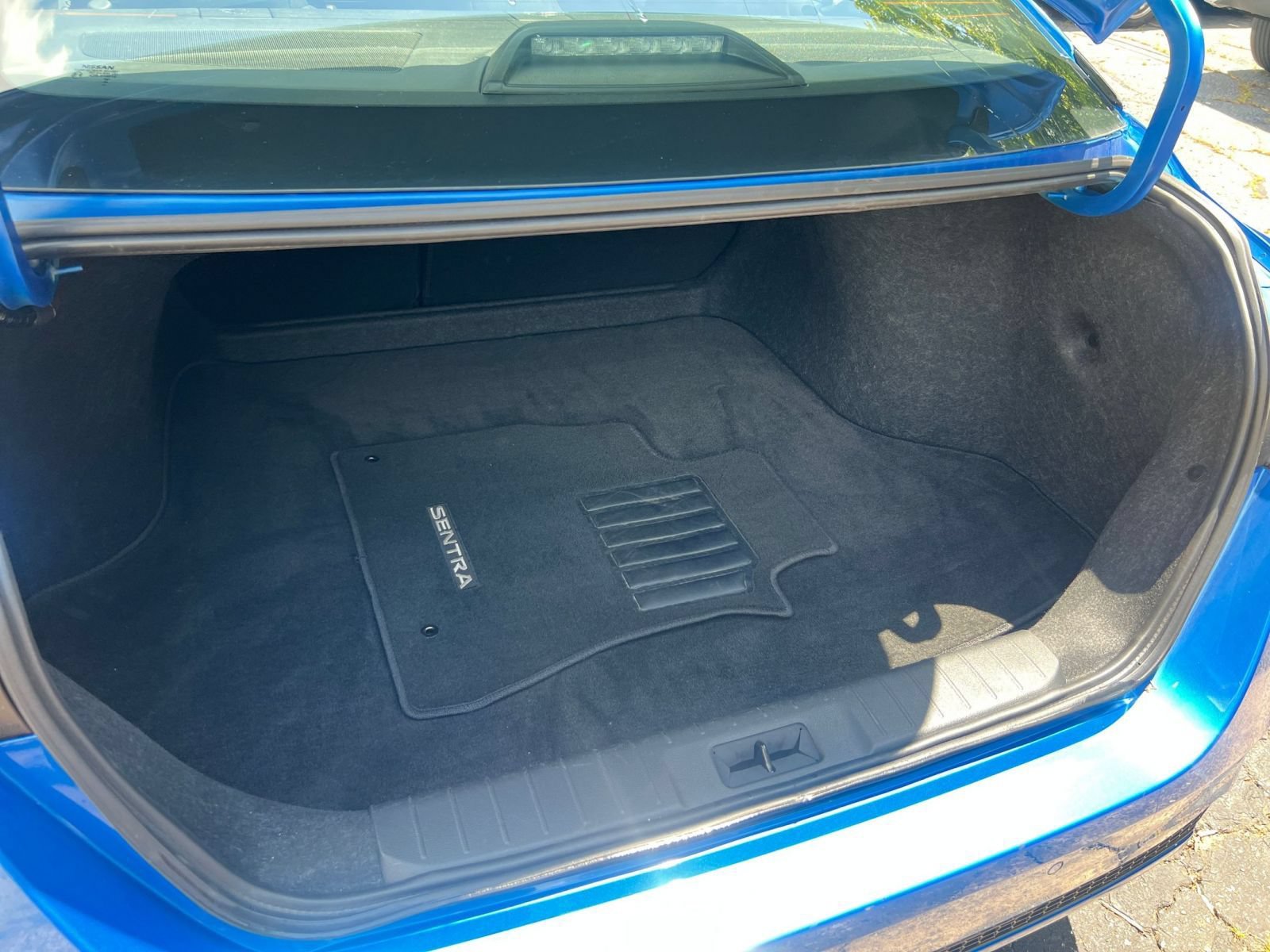 Used 2025 Nissan Sentra SV FWD image 25