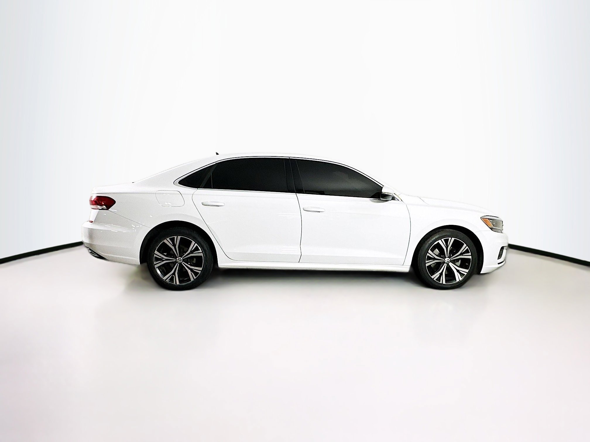 Used 2021 Volkswagen Passat 2.0T SE image 10