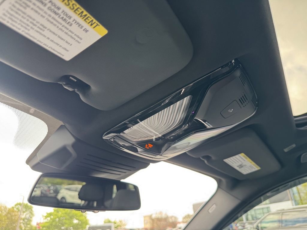 Used 2025 BMW X5 xDrive40i w/ M Sport Package image 26