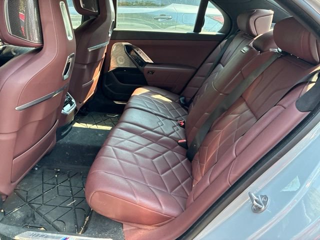 Used 2023 BMW i7 xDrive60 AWD/4WD image 4