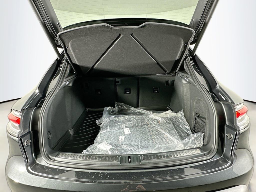 New 2026 Porsche Macan S image 28