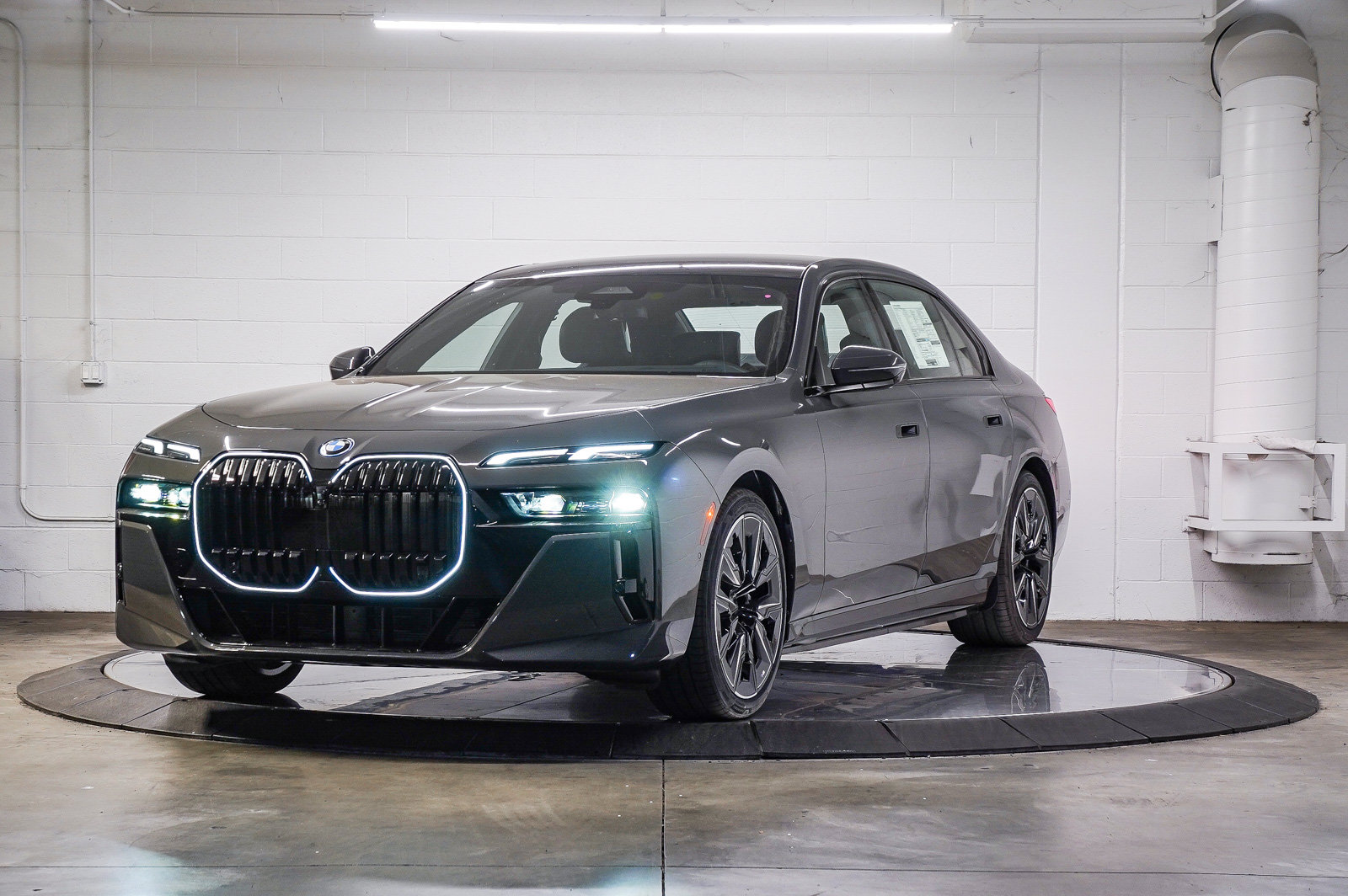 New 2026 BMW i7 eDrive50 w/ M Sport Package RWD image 3
