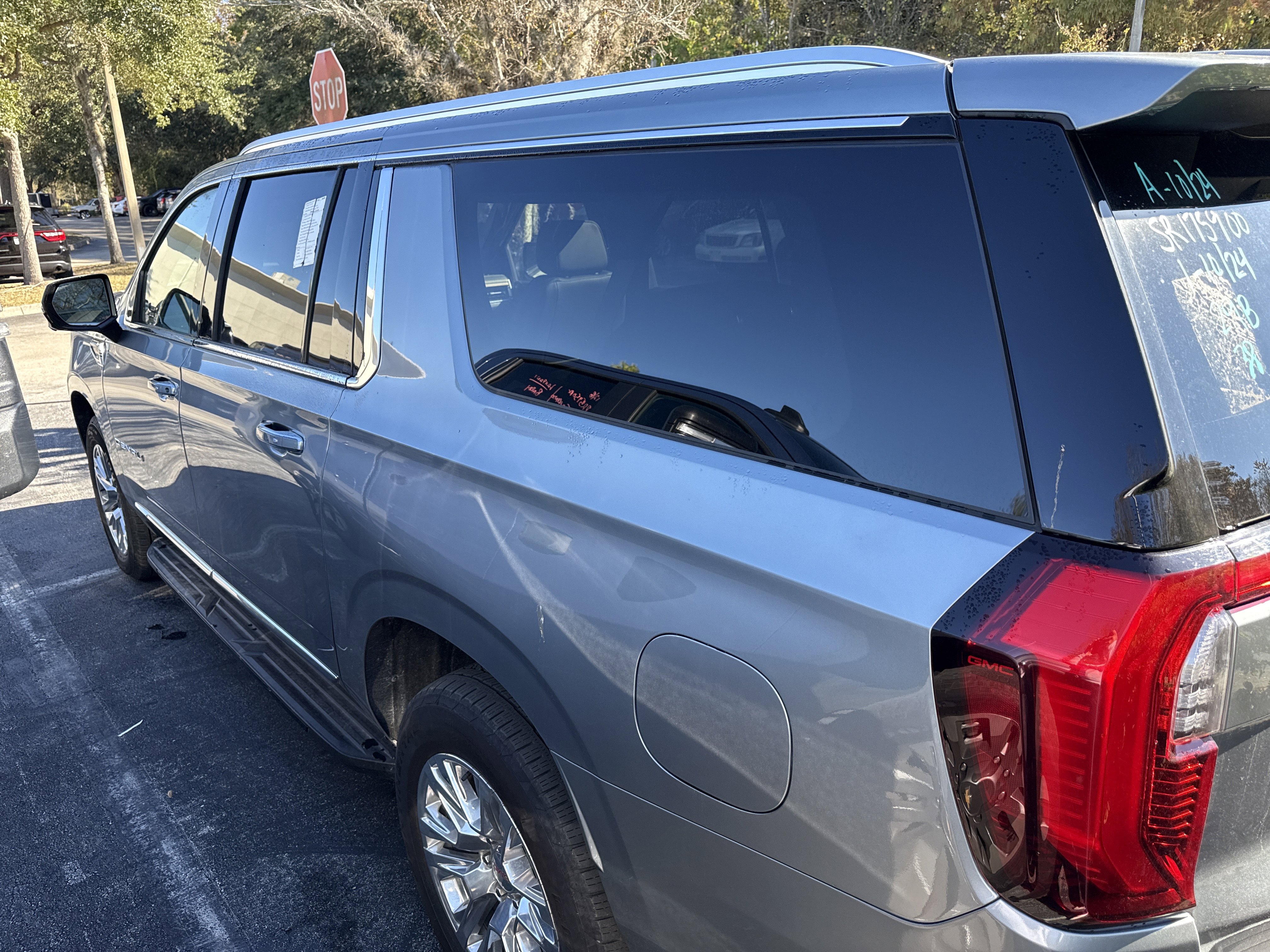 Used 2025 GMC Yukon XL Denali image 4