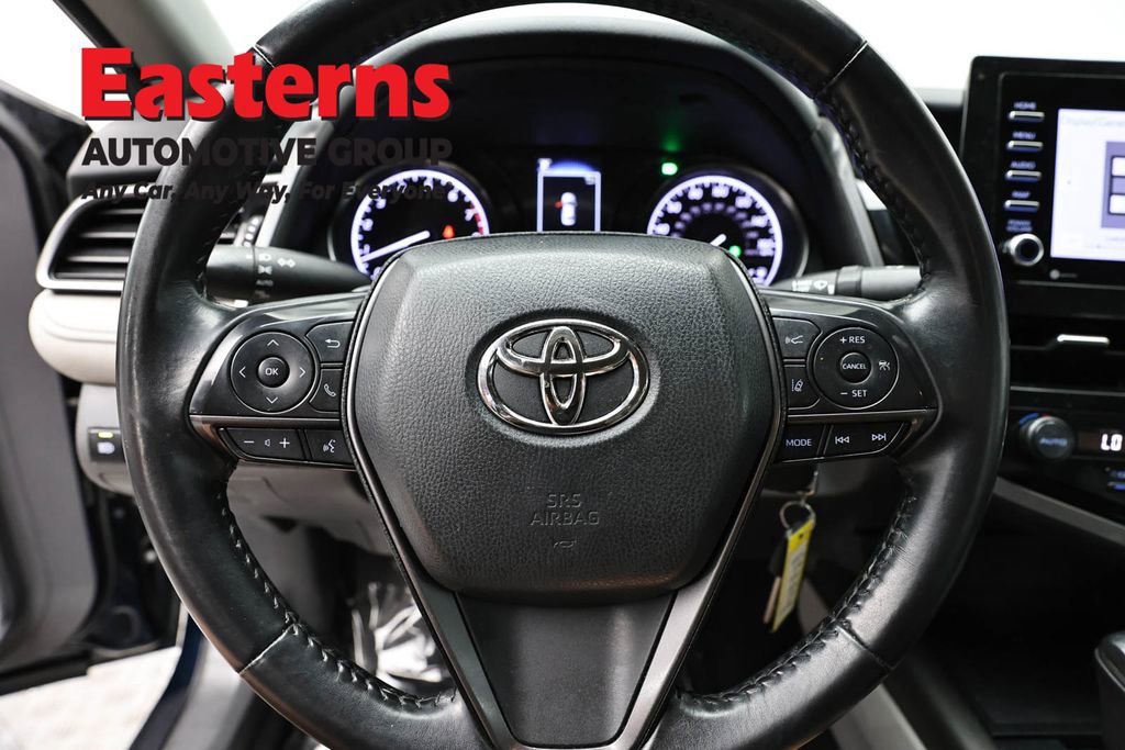Used 2021 Toyota Camry SE image 10