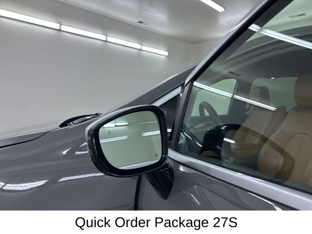 Used 2023 Chrysler Pacifica Pinnacle w/ Trailer Tow Group image 17