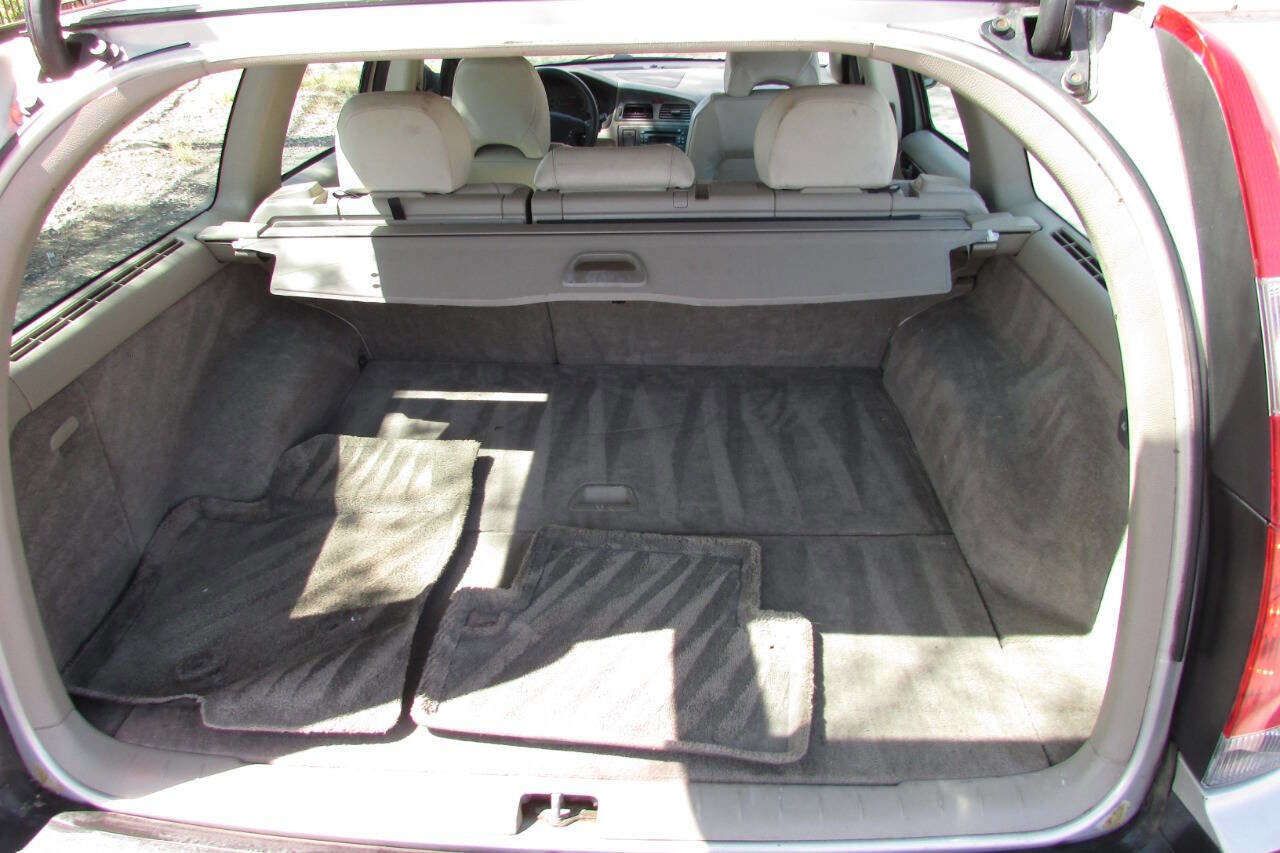 Used 2001 Volvo V70 image 17