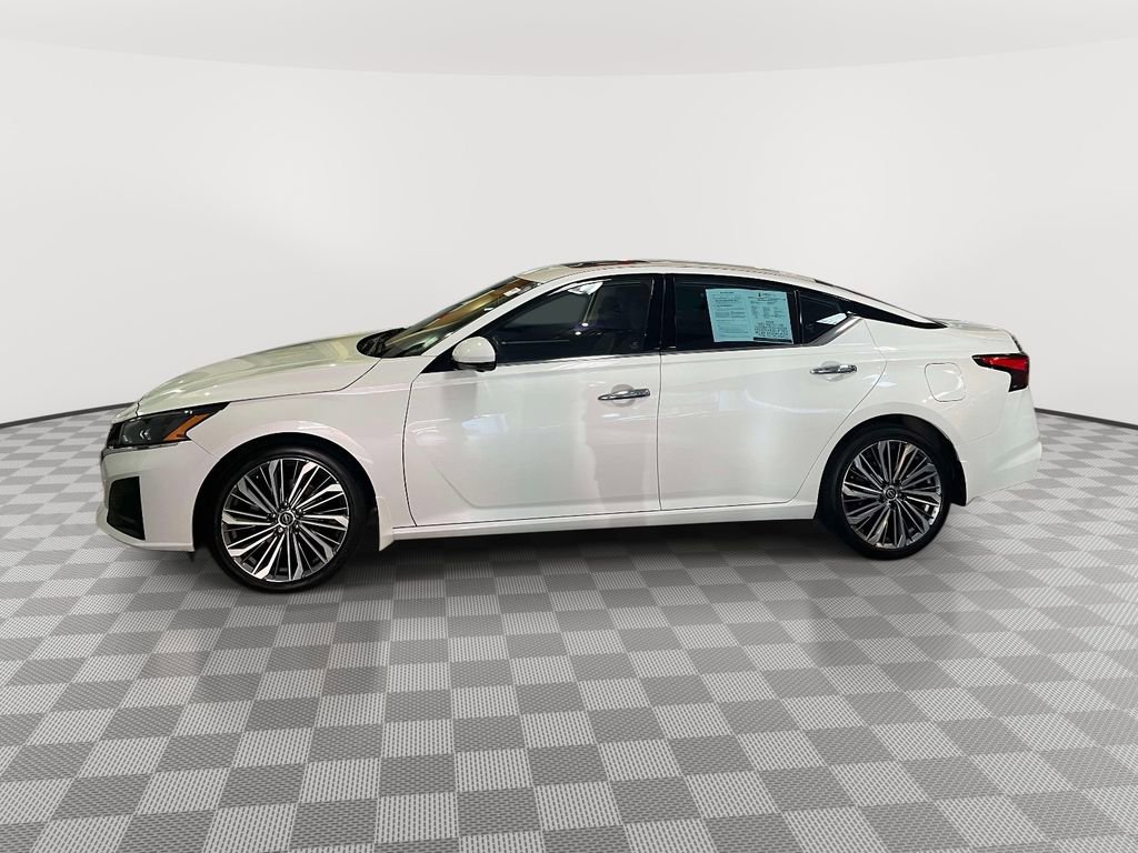 Used 2023 Nissan Altima 2.5 SL FWD image 6