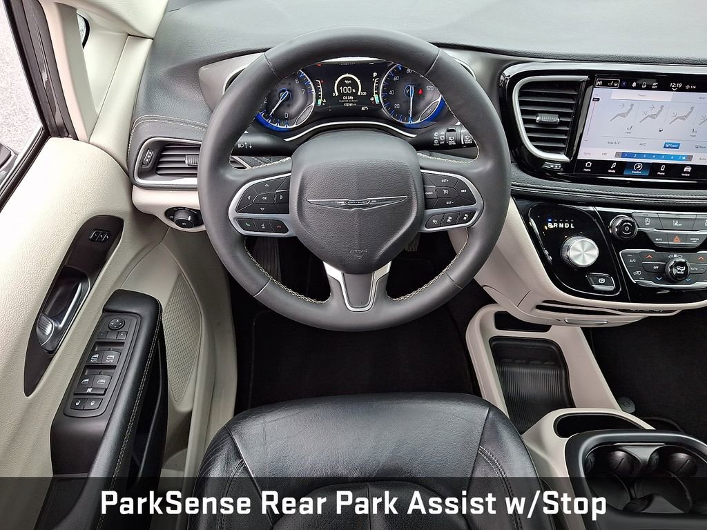 Used 2022 Chrysler Pacifica Touring-L AWD/4WD image 16