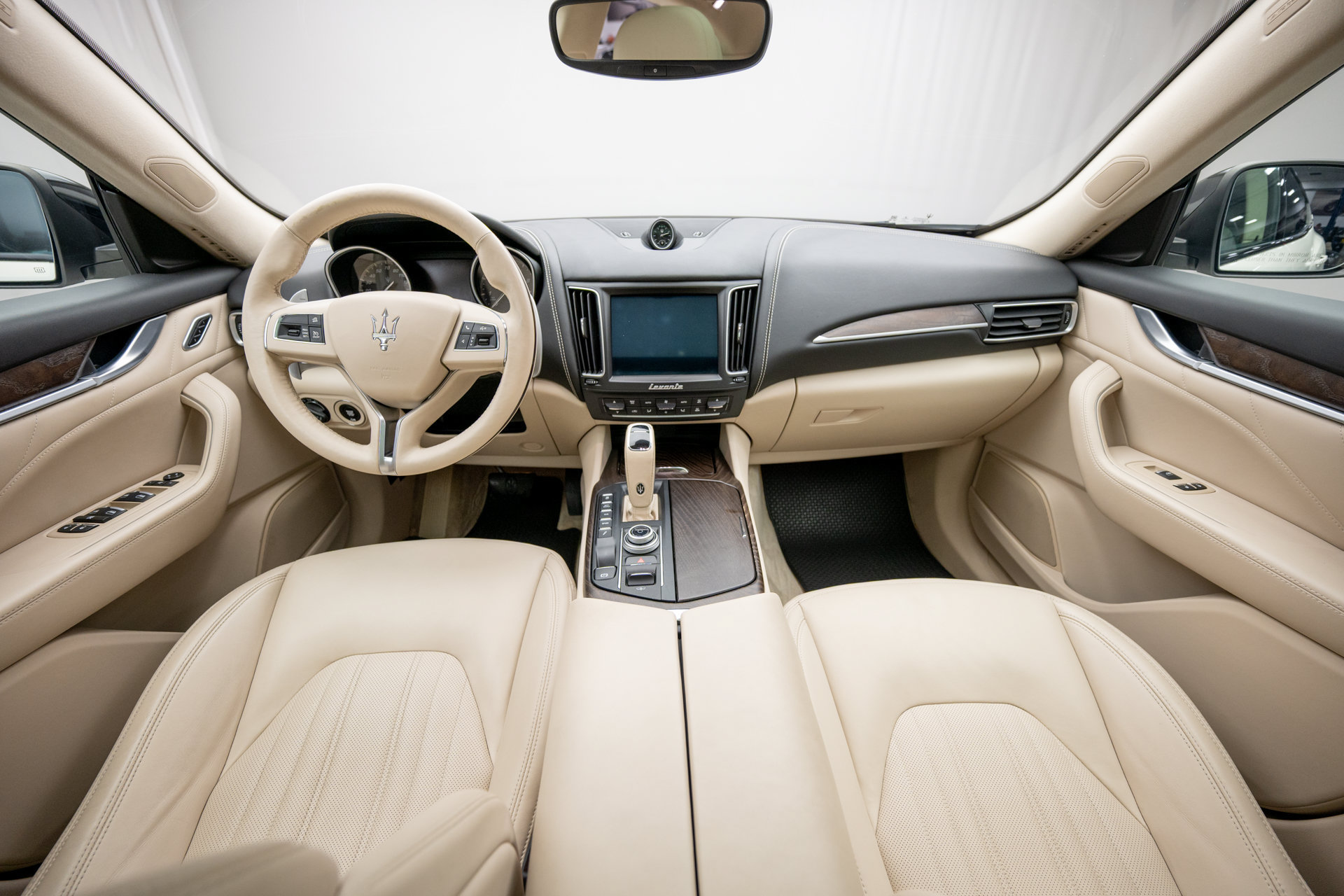 Used 2020 Maserati Levante S AWD/4WD image 10