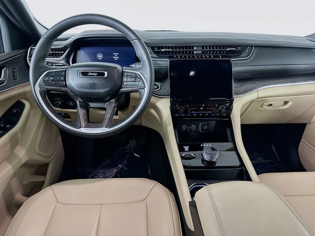 Certified 2025 Jeep Grand Cherokee L Limited image 33