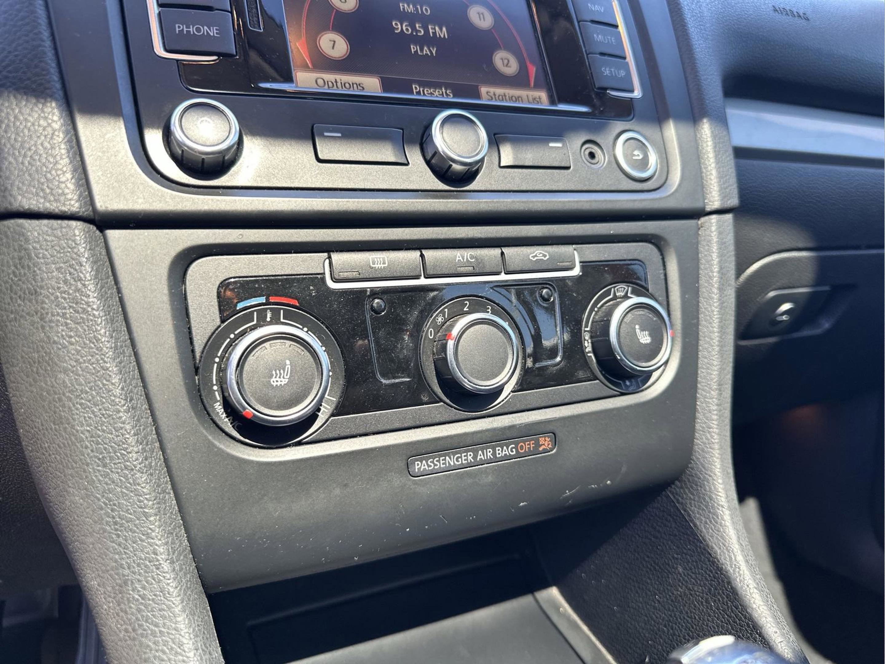 Used 2013 Volkswagen Golf TDI image 29