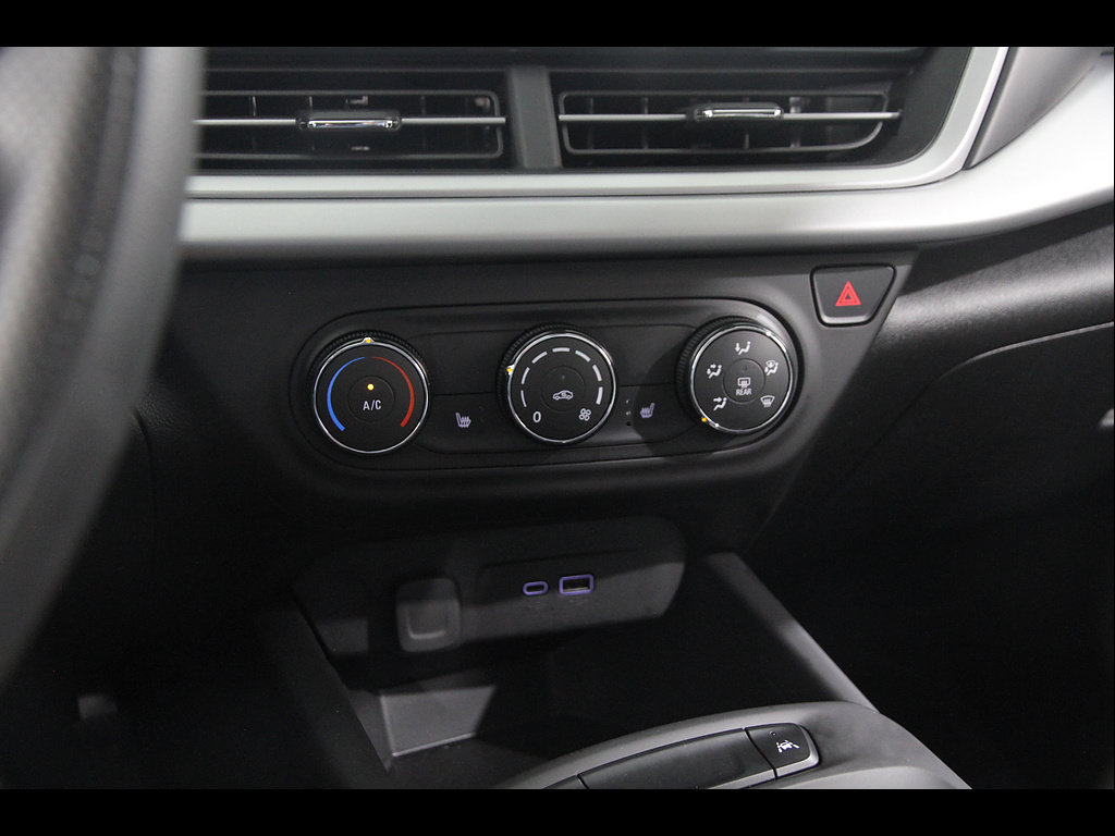 Certified 2024 Chevrolet Trax LS w/ LS Convenience Package FWD image 14