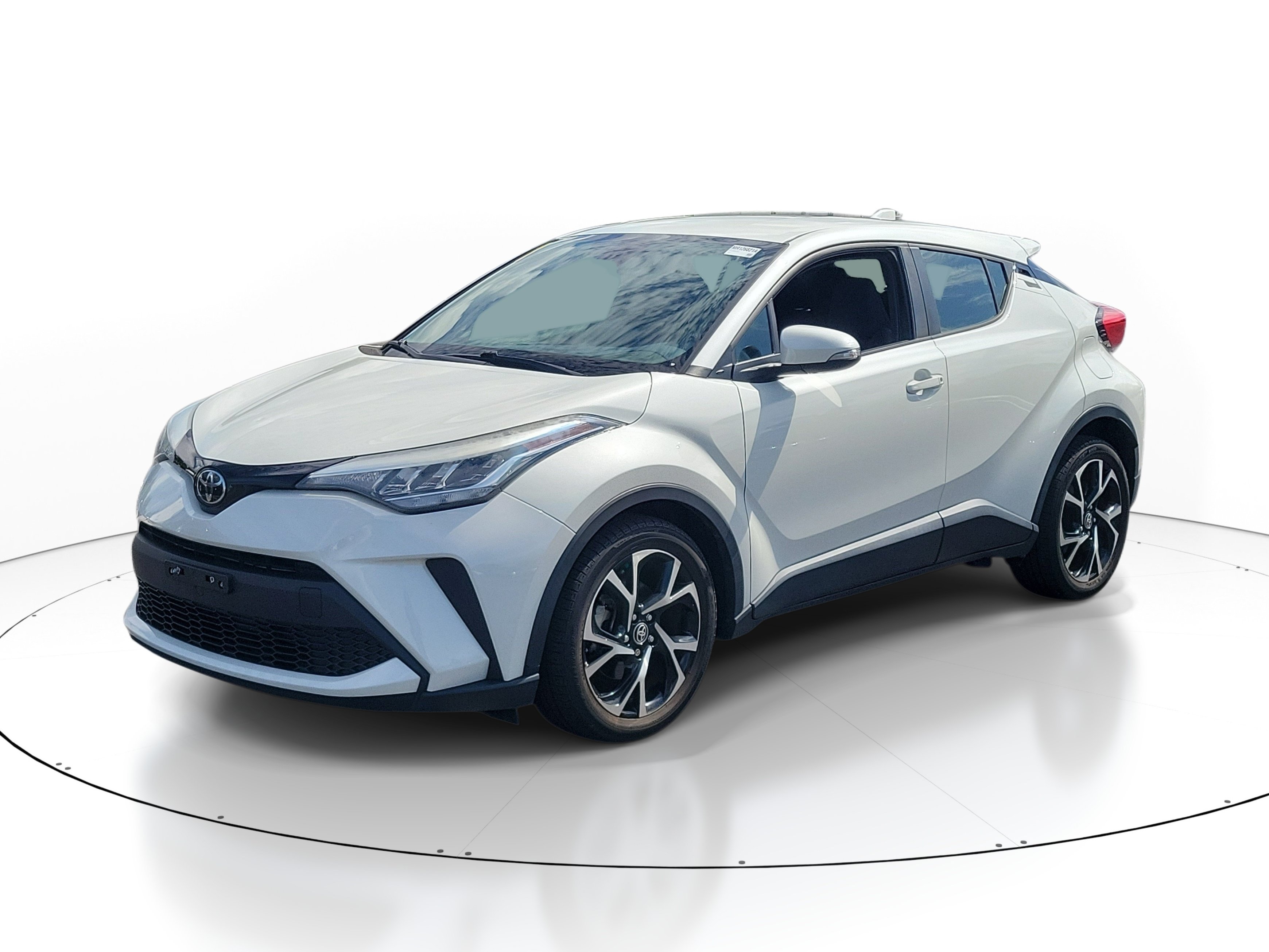 Used 2021 Toyota C-HR XLE FWD image 3