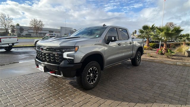 Used 2024 Chevrolet Silverado 1500 ZR2 w/ Technology Package image 7