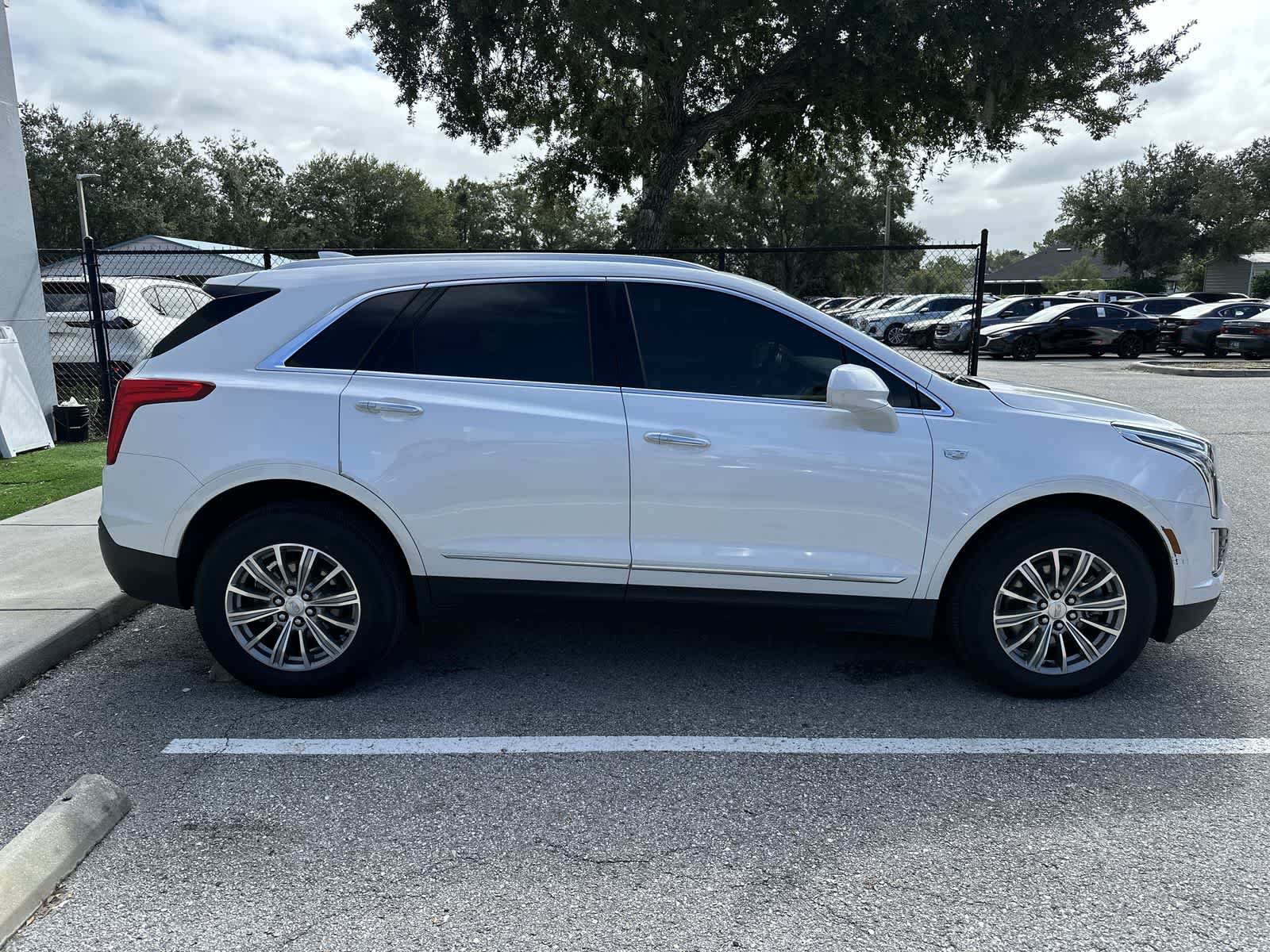Used 2017 Cadillac XT5 Luxury FWD image 10