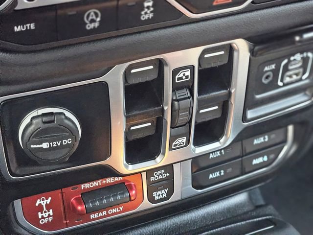 Used 2024 Jeep Gladiator Rubicon w/ Technology Group AWD/4WD image 25
