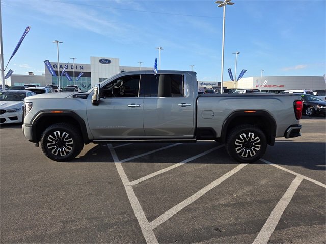 Used 2024 GMC Sierra 2500 Denali Ultimate w/ Max Trailering Package image 4