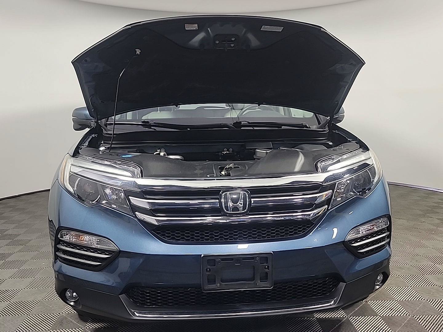Certified 2017 Honda Pilot Touring image 15