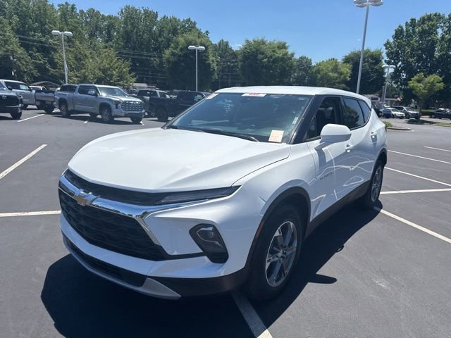 Used 2025 Chevrolet Blazer LT AWD/4WD image 9