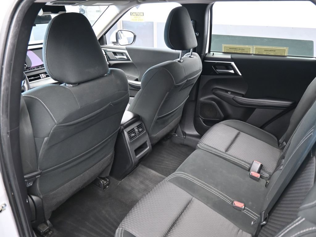 Used 2022 Mitsubishi Outlander ES image 35