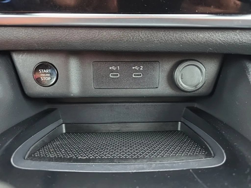 Used 2024 Nissan Rogue S FWD image 27