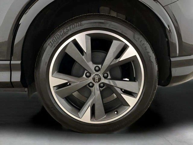 Used 2024 Audi Q4 e-tron Premium w/ Convenience Package image 31