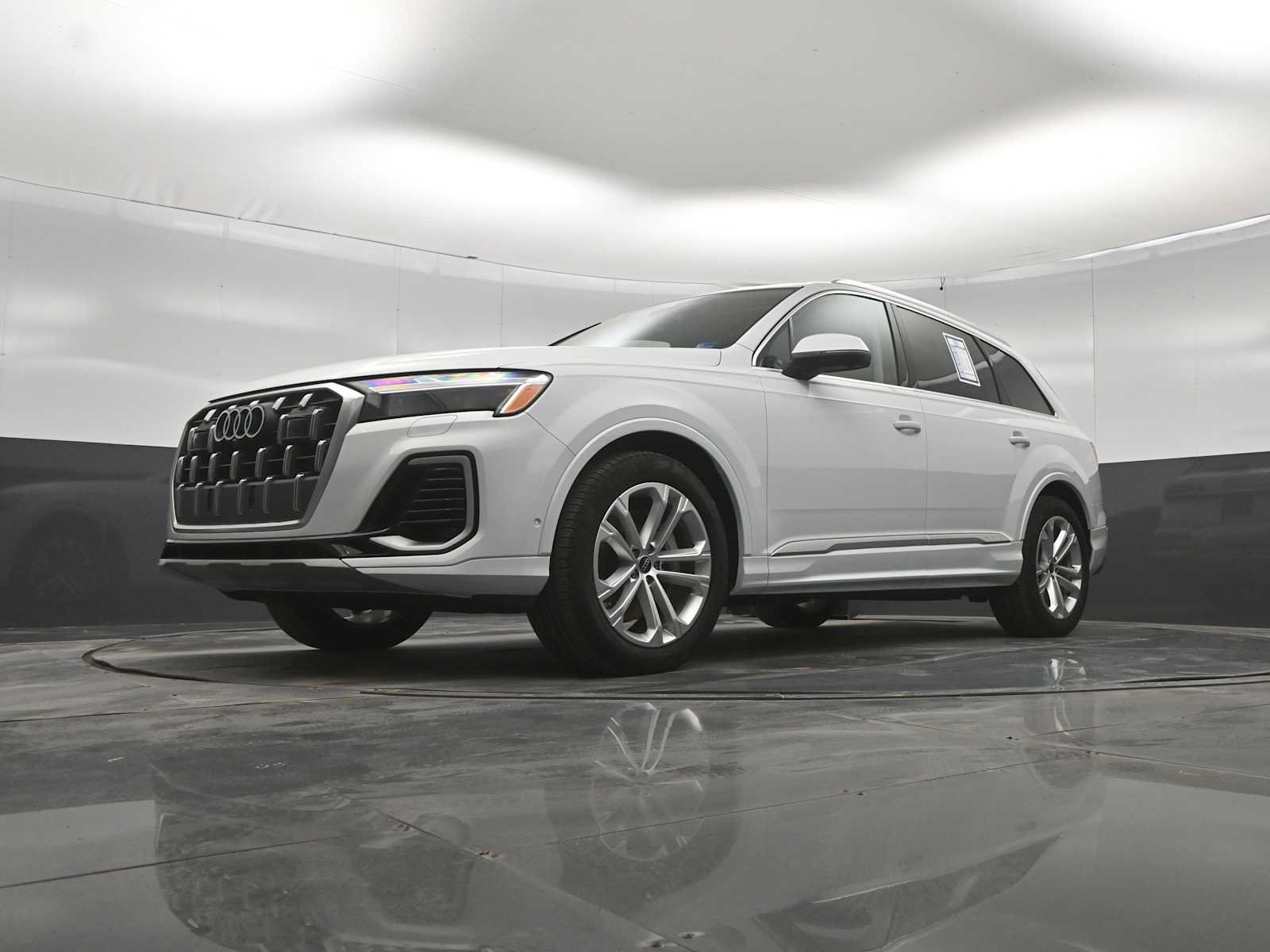 Used 2025 Audi Q7 3.0T Prestige w/ Prestige Package AWD/4WD image 33