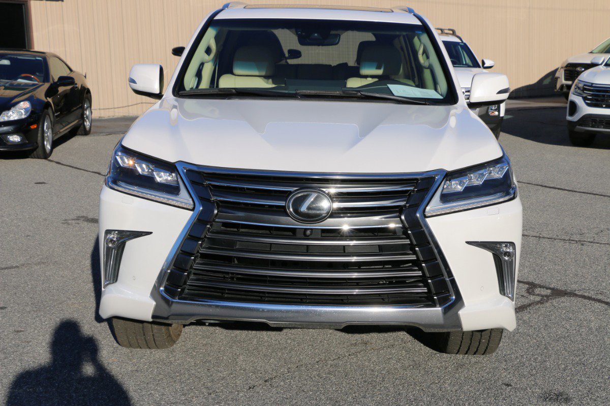 Used 2018 Lexus LX 570 4WD image 11