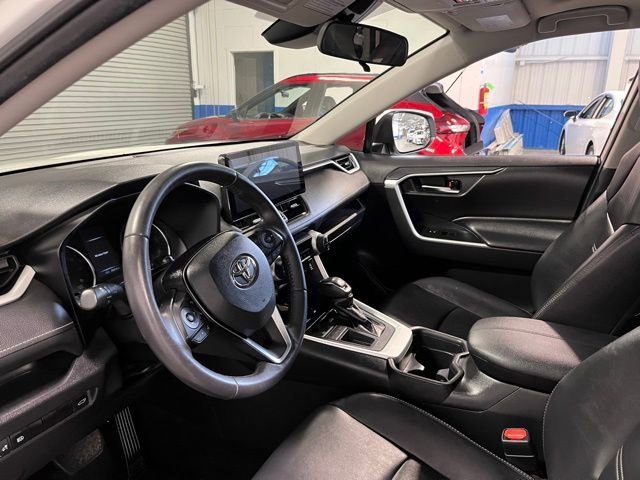 Used 2021 Toyota RAV4 XLE Premium w/ Carpet Mat Package (TMS) image 22