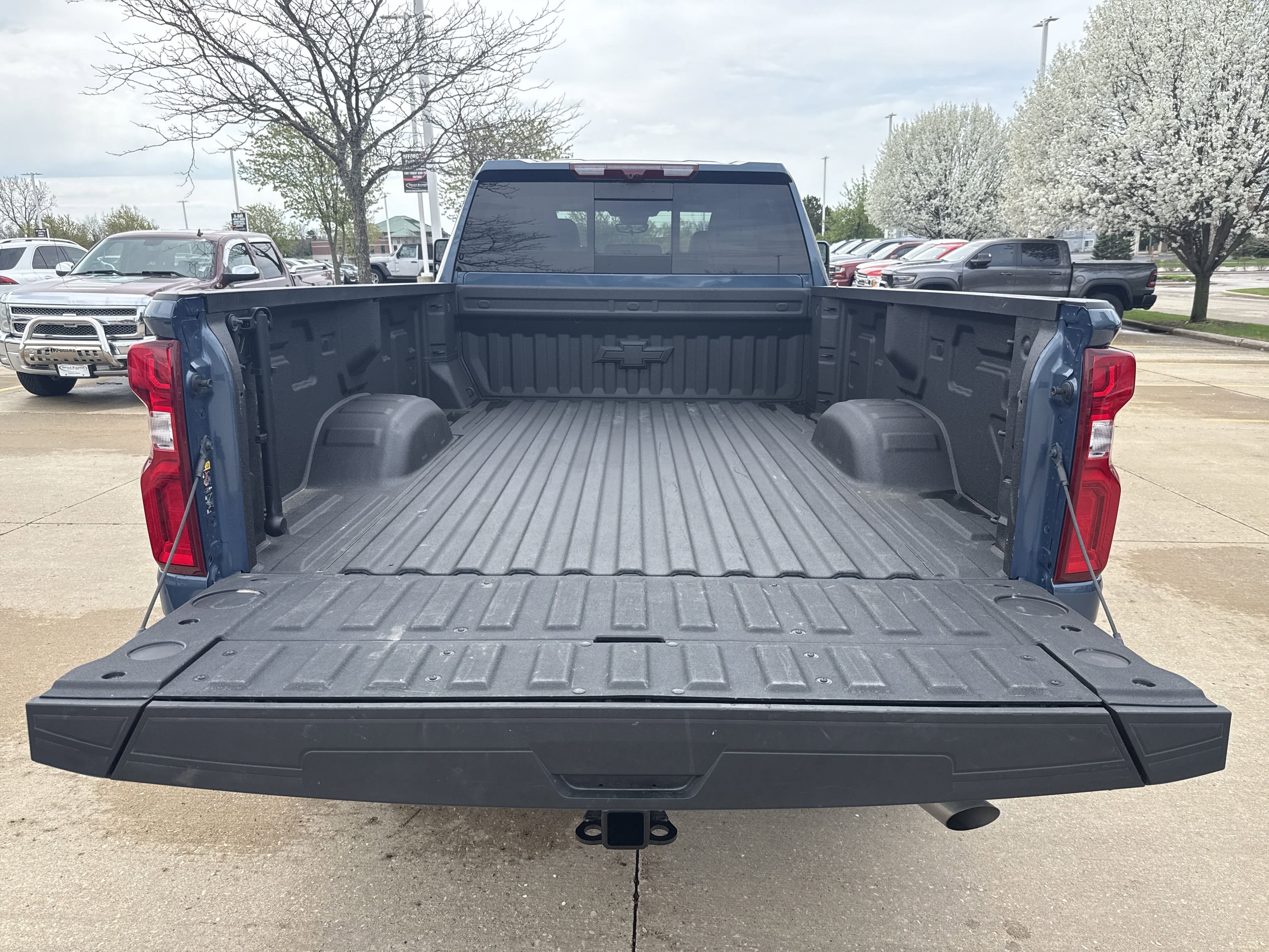 Used 2024 Chevrolet Silverado 3500 LTZ w/ LTZ Premium Package image 7