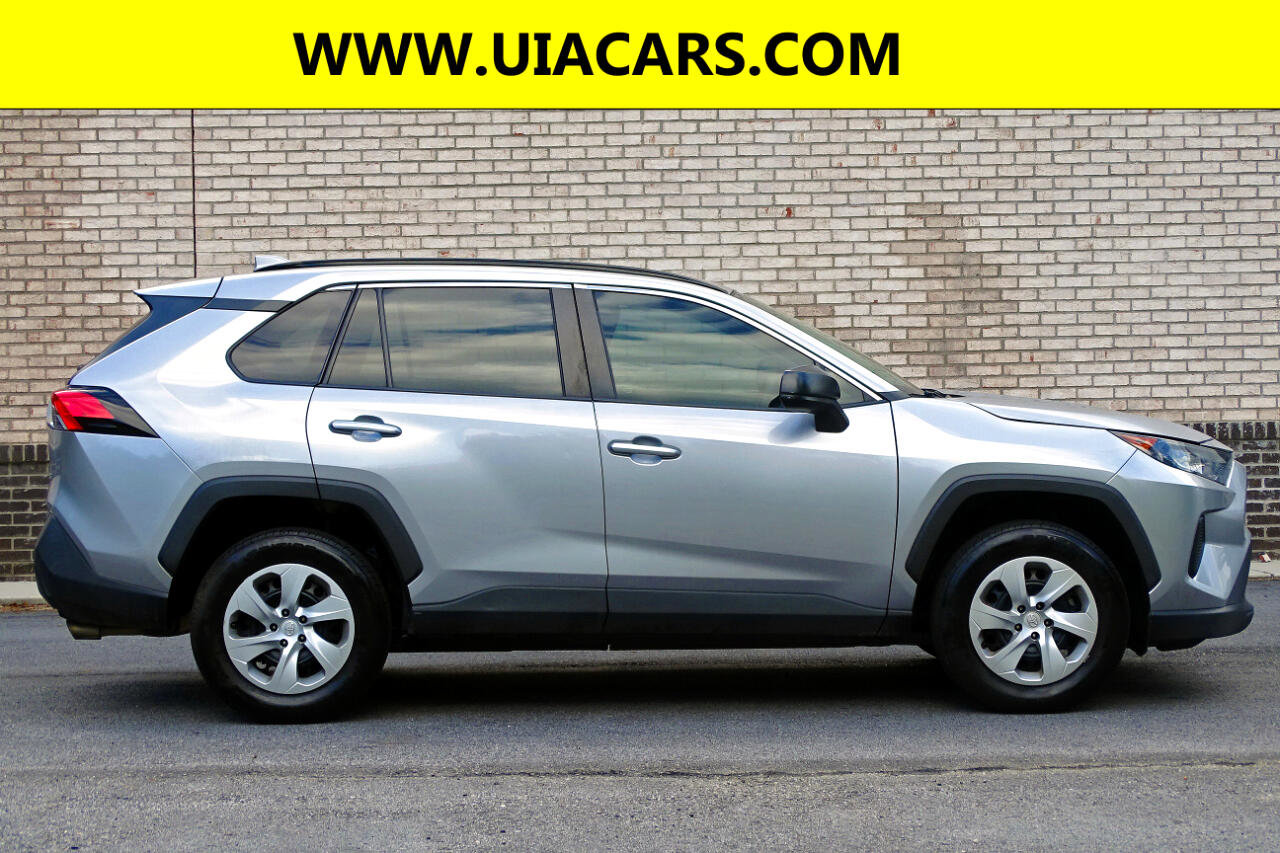 Used 2020 Toyota RAV4 LE image 6